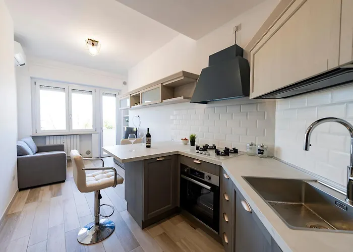 Guesthost - Lungomare Sea View Modern With Balcony! Pescara