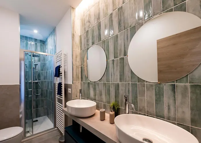 Guesthost - Lungomare Sea View Modern With Balcony!