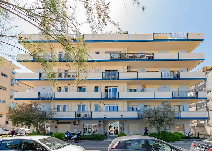 Apartment Guesthost - Lungomare Sea View Modern With Balcony!